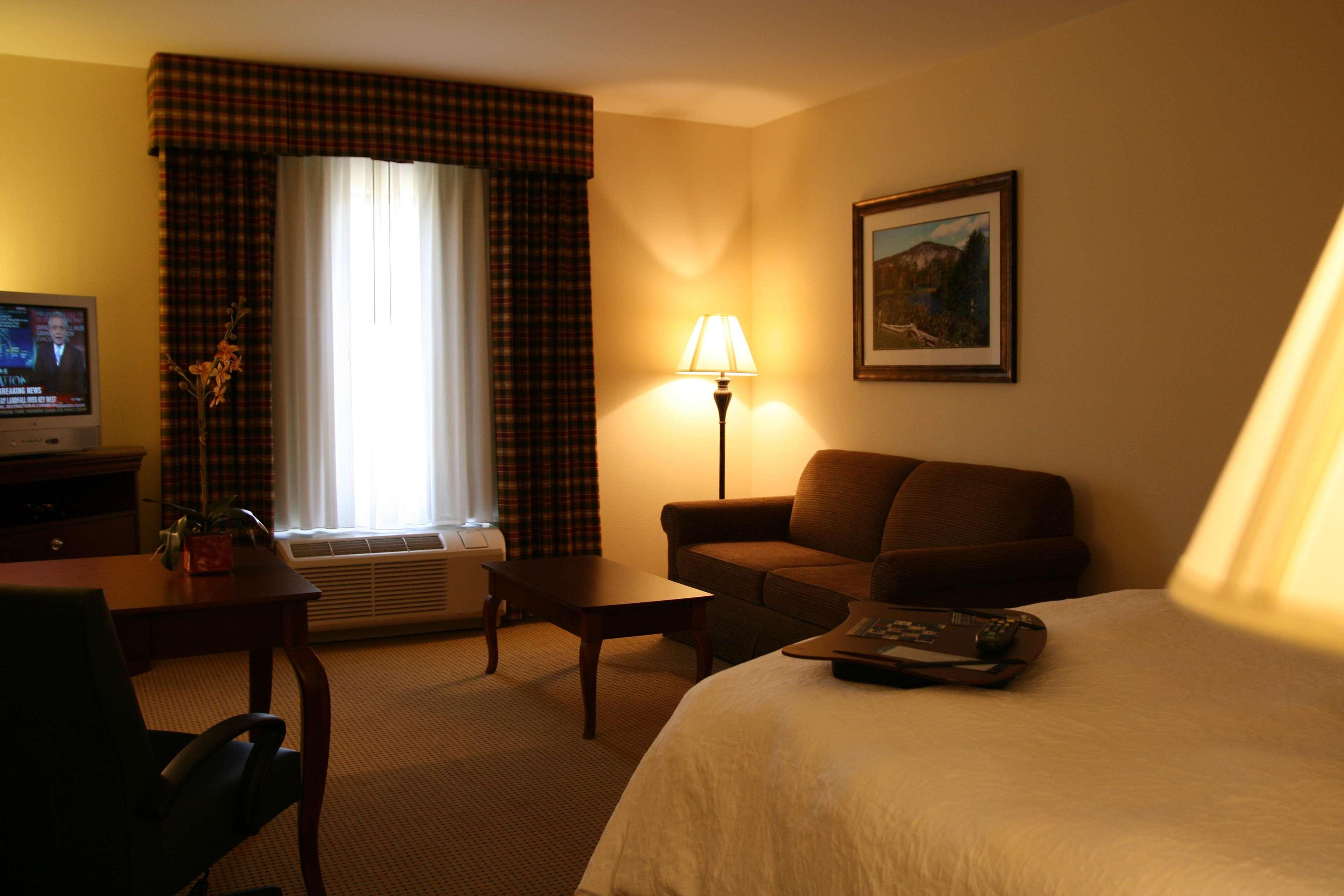 Hampton Inn & Suites Dobson Номер фото