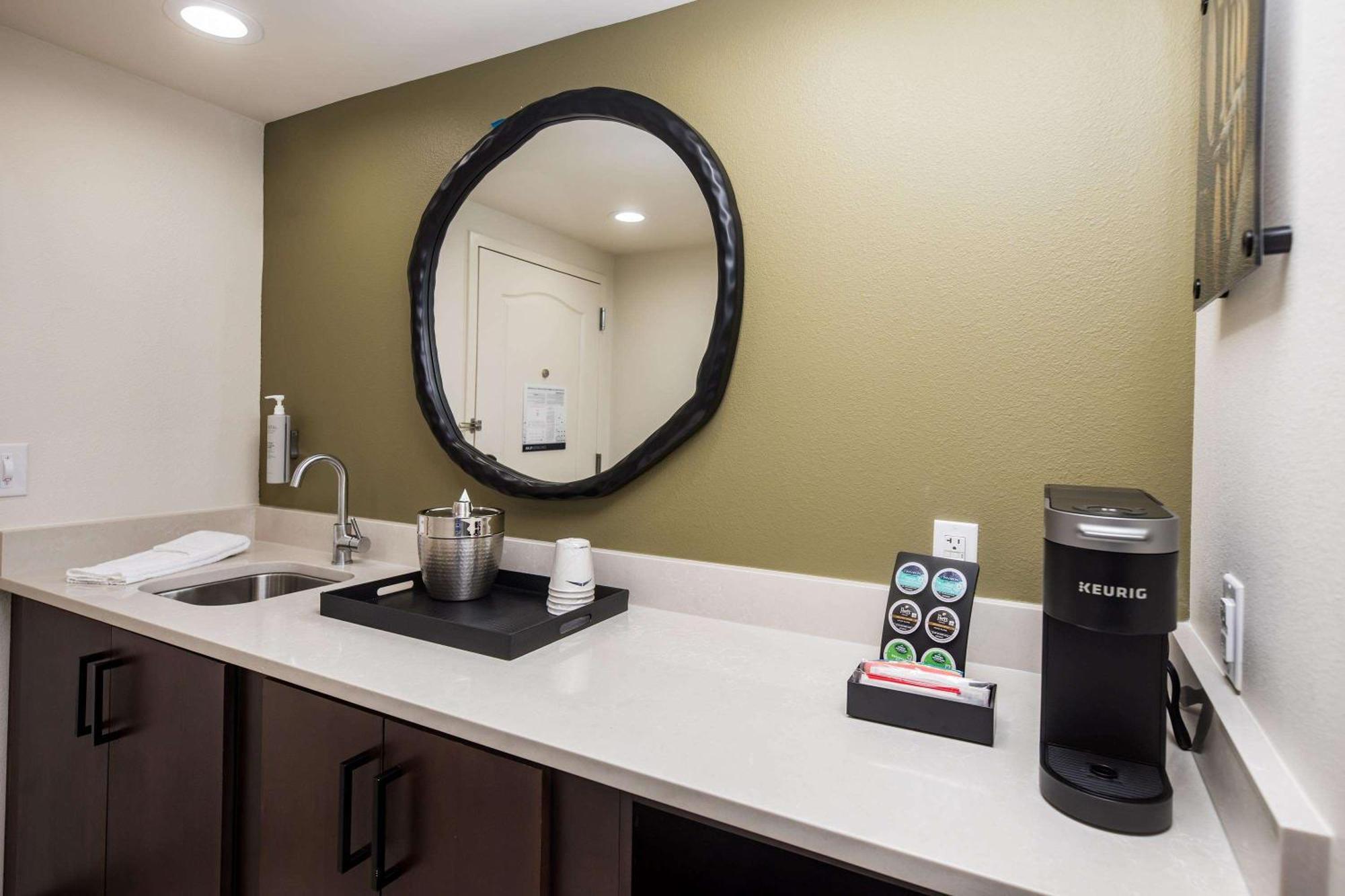 Hampton Inn & Suites Dobson Экстерьер фото