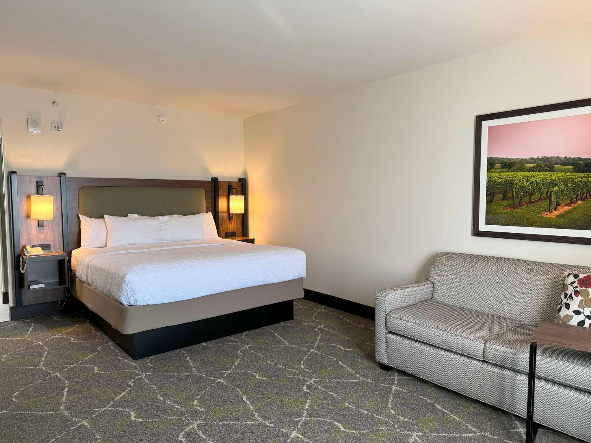 Hampton Inn & Suites Dobson Экстерьер фото