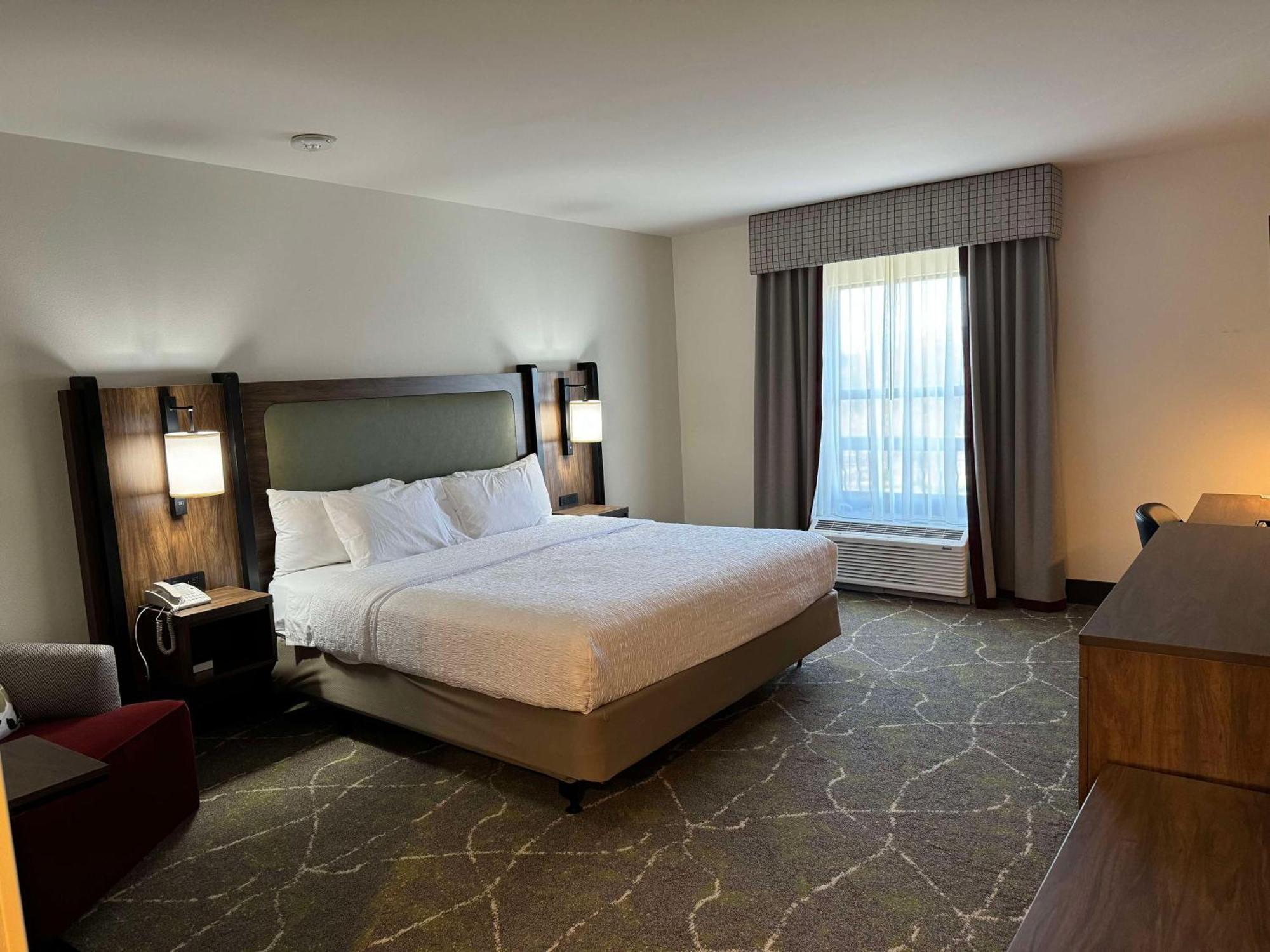 Hampton Inn & Suites Dobson Экстерьер фото